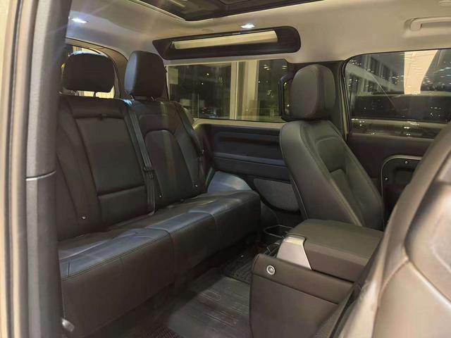 Land Rover De f ender 2024 90 2.0T P300 S – фото 16