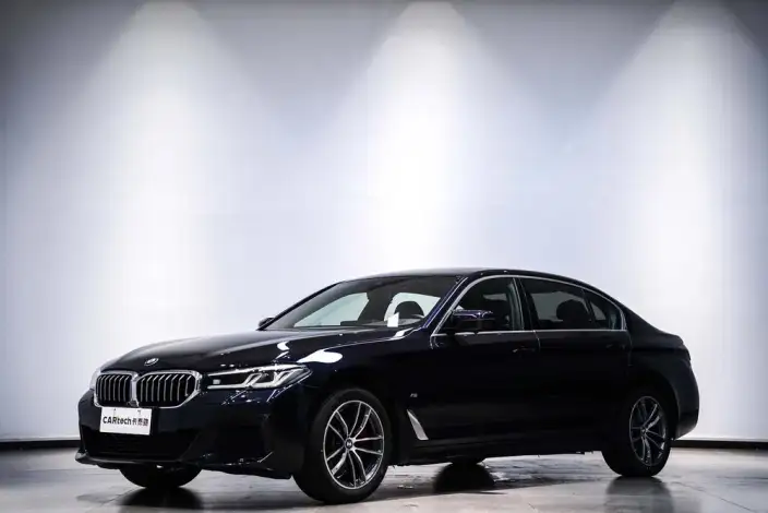 BMW 5 Series 2022 Model Facelift II 525Li M Sports Set – фото 1