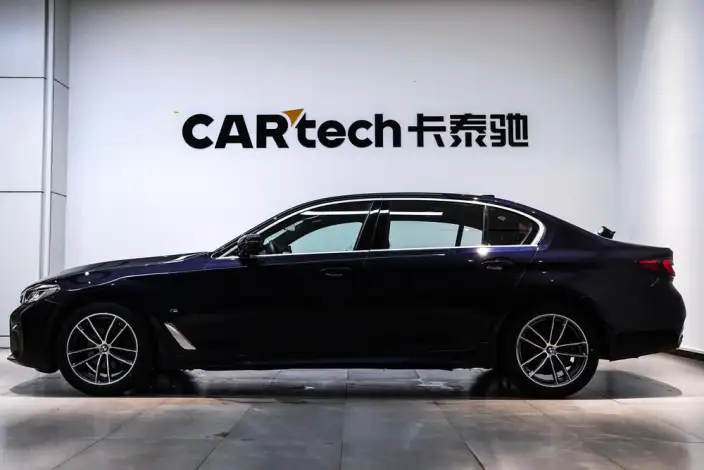 BMW 5 Series 2022 Model Facelift II 525Li M Sports Set – фото 3