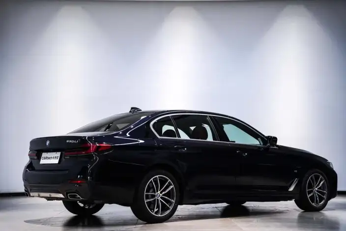 BMW 5 Series 2022 Model Facelift II 525Li M Sports Set – фото 5