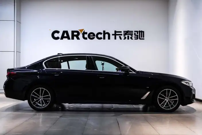 BMW 5 Series 2022 Model Facelift II 525Li M Sports Set – фото 6