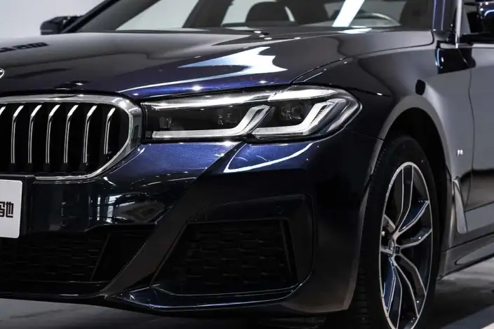 BMW 5 Series 2022 Model Facelift II 525Li M Sports Set – фото 8