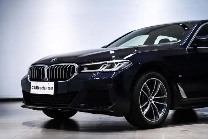 BMW 5 Series 2022 Model Facelift II 525Li M Sports Set – фото 10