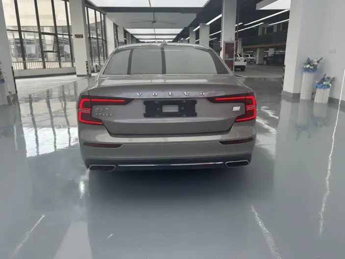 Volvo S60 PHEV 2022 Model T8 E Drive Hybrid 4WD Smart Elegance Sports Edition – фото 5