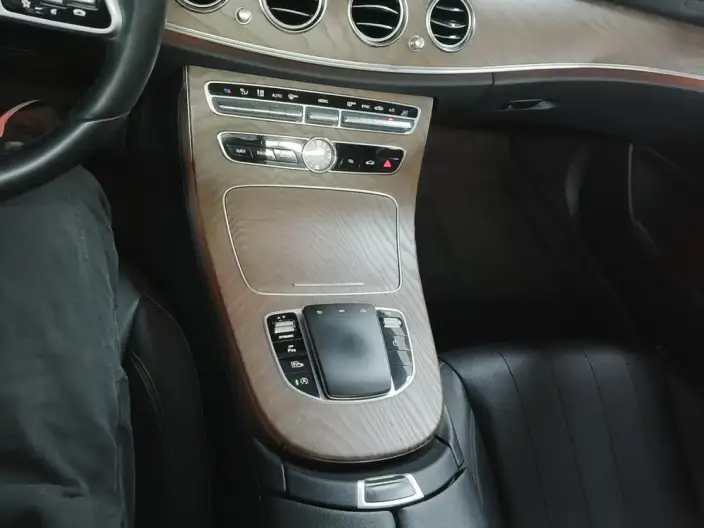 Mercedes-Benz E-Class 2020 Model E 300 L Fashion Model – фото 9