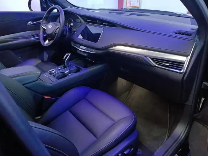 Cadillac XT4 2021 Model 28T 2WD Luxury Model – фото 9