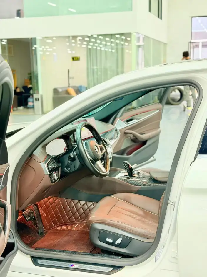BMW 5 Series 2021 Model Facelift 525Li M Sports Set – фото 9