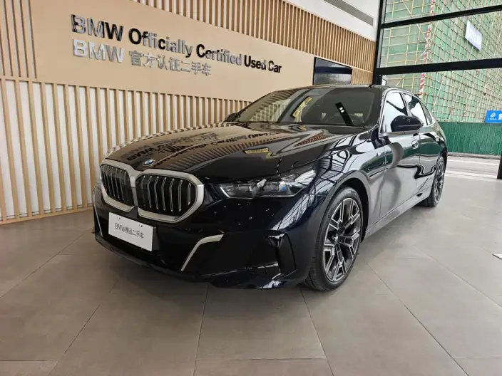 BMW 5 Series 2025 Model 530Li Exclusive Model M Sports Set – фото 1