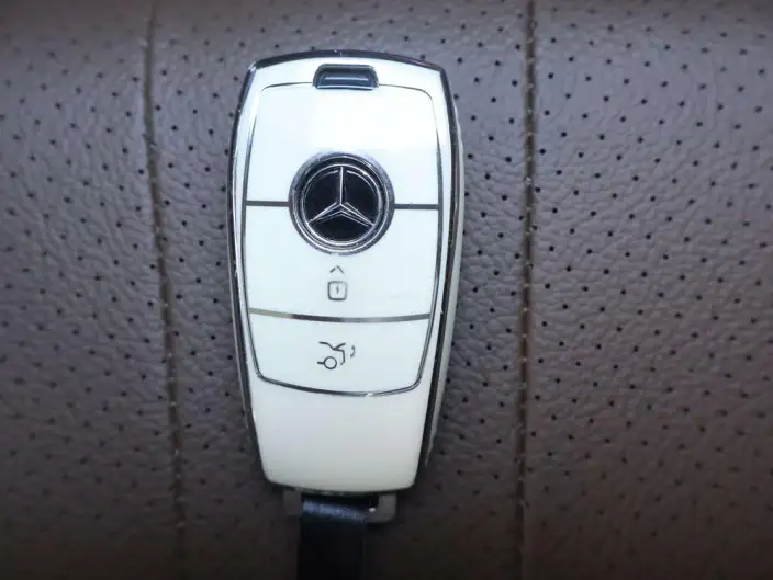 Mercedes-Benz E-Class 2023 Model E 260 L sedan – фото 6
