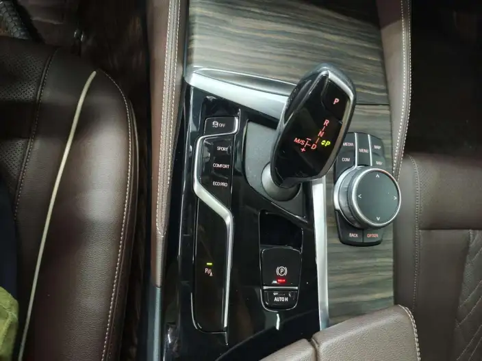BMW 5 Series 2022 Model Facelift 530Li Leading Model Luxury Set – фото 9