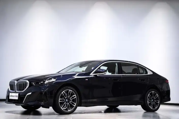 BMW 5 Series 2025 Model 530Li Leading Model M Sports Set – фото 1