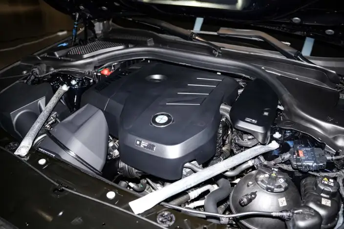 BMW 5 Series 2025 Model 530Li Leading Model M Sports Set – фото 7
