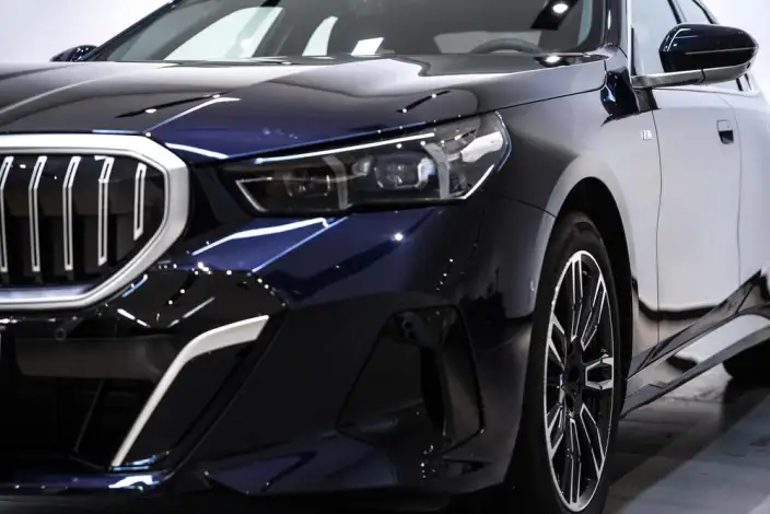 BMW 5 Series 2025 Model 530Li Leading Model M Sports Set – фото 8