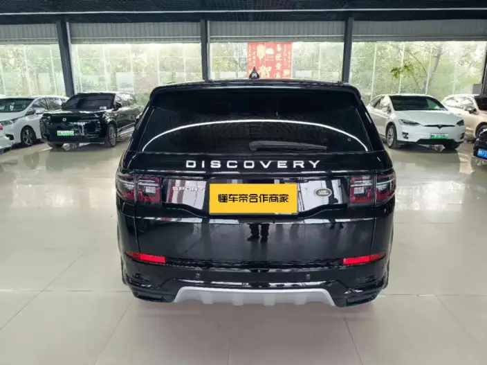 Land Rover Discovery Sport 2024 Model 249PS R-Dynamic SE Performance Technology Edition 5 seat – фото 5