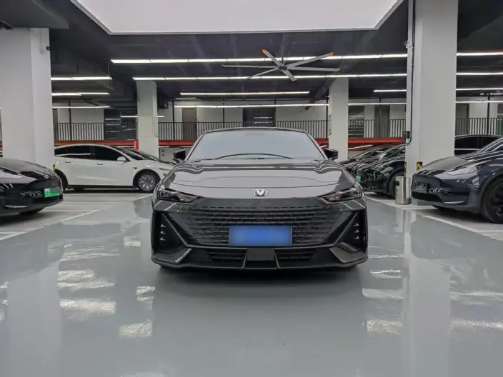 Changan UNI-V 2022 Model 1.5T Smart Pilot Model – фото 2