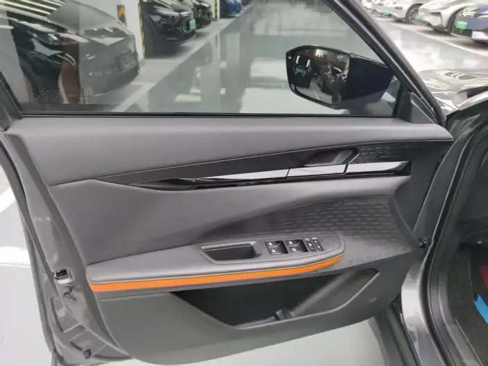 Changan UNI-V 2022 Model 1.5T Smart Pilot Model – фото 7