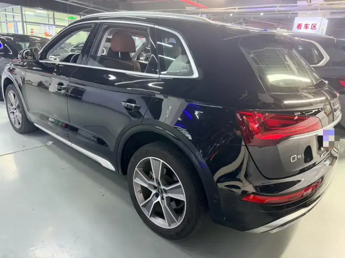 Audi Q5L 2022 Model 45T Luxury Dynamic Model – фото 3