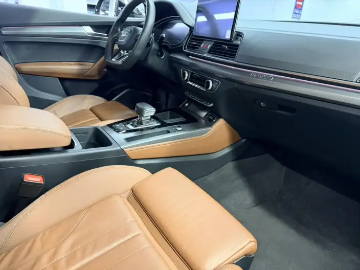 Audi Q5L 2022 Model 45T Luxury Dynamic Model – фото 6