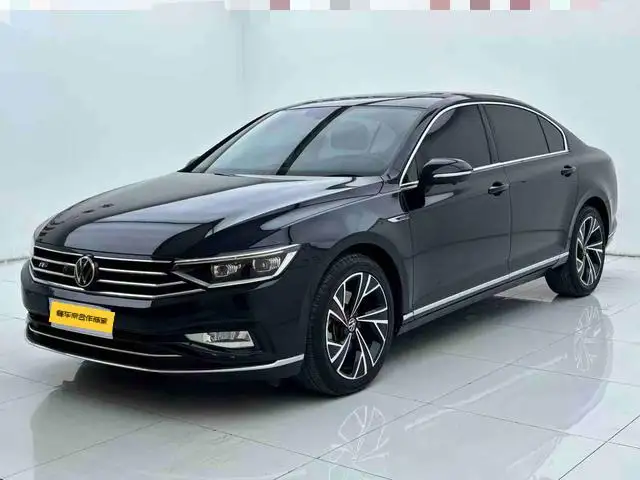 Volkswagen Magotan 2020 Model 330TSI DSG Luxury Model – фото 1