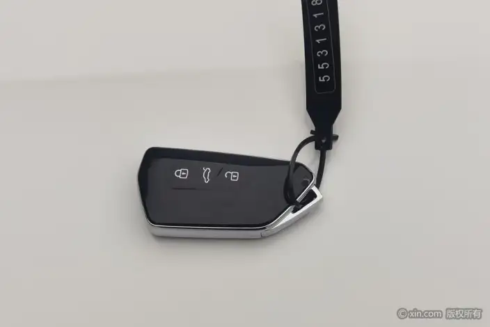 Volkswagen Golf 2024 Model 280TSI DSG Pro 50 Legend Edition – фото 5