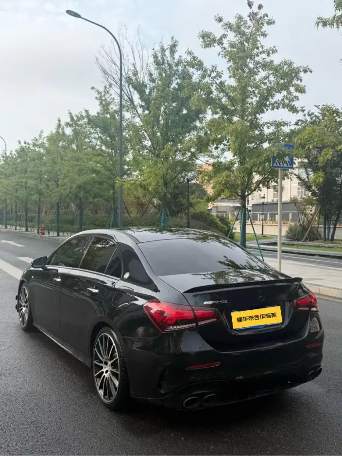 Mercedes-Benz A-Class AMG 2021 Model AMG A 35 L 4MATIC Blazing Night Special Edition – фото 4