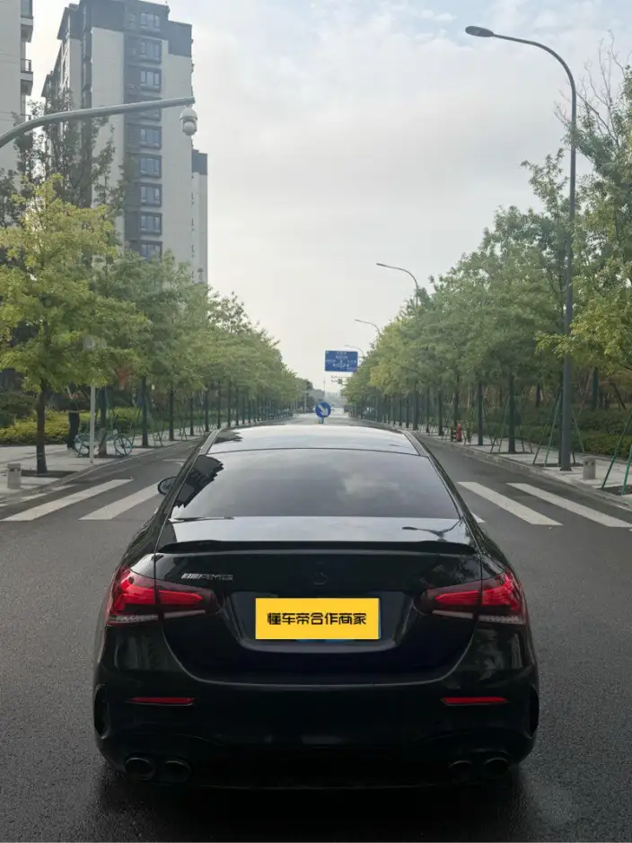 Mercedes-Benz A-Class AMG 2021 Model AMG A 35 L 4MATIC Blazing Night Special Edition – фото 5