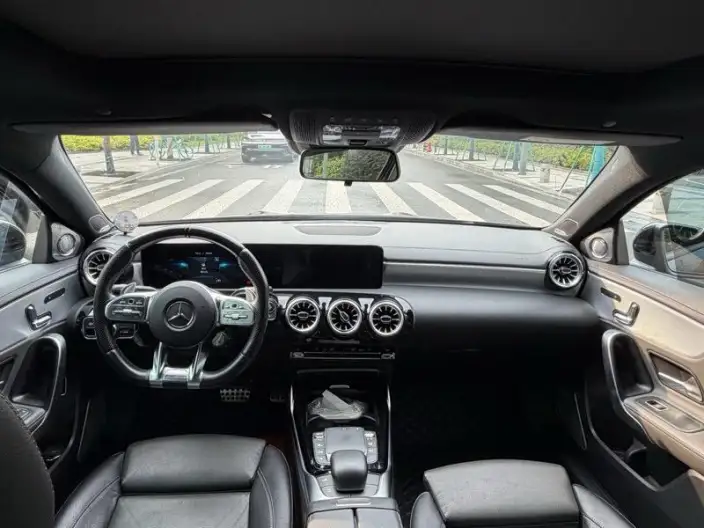 Mercedes-Benz A-Class AMG 2021 Model AMG A 35 L 4MATIC Blazing Night Special Edition – фото 7