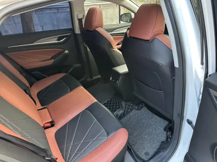 Changan Eado 2023 Model PLUS Changxiang Edition Blue whale NE 1.4T GDI DCT Noble Model – фото 9