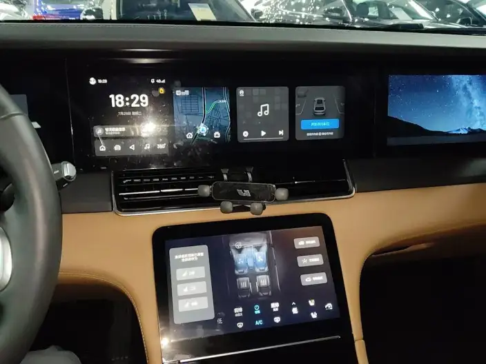 Li Auto ONE 2020 Model Extended Range 6 seat Edition – фото 8