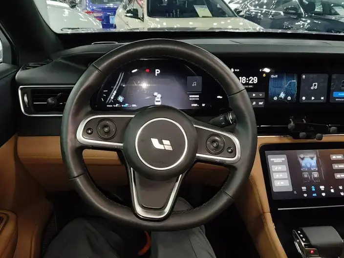 Li Auto ONE 2020 Model Extended Range 6 seat Edition – фото 10