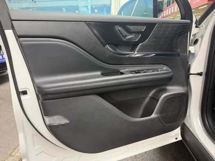 Lincoln Corsair 2020 Model 2.0T 2WD Exclusive Edition – фото 9