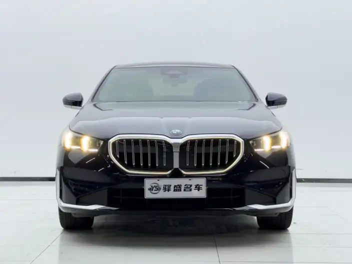 BMW 5 Series 2024 Model 525Li M Sports Set – фото 2