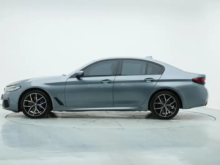 BMW 5 Series Imported 2022 Model 530i M Sports Set – фото 4