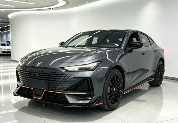 Changan UNI-V 2023 Model 1.5T Sports Edition – фото 1
