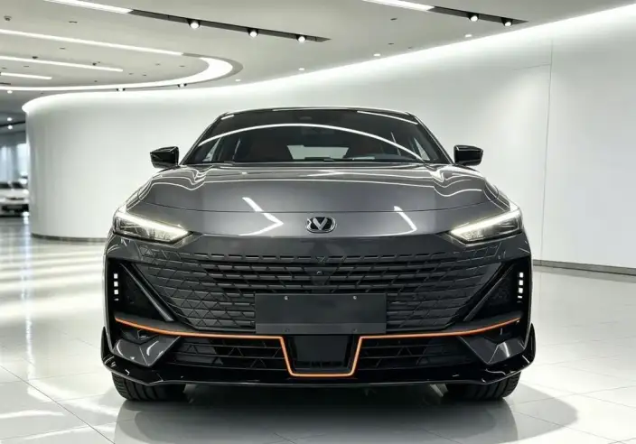Changan UNI-V 2023 Model 1.5T Sports Edition – фото 2