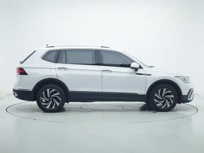 Volkswagen Tiguan L 2023 Model 300TSI 2WD Smart Edition – фото 8
