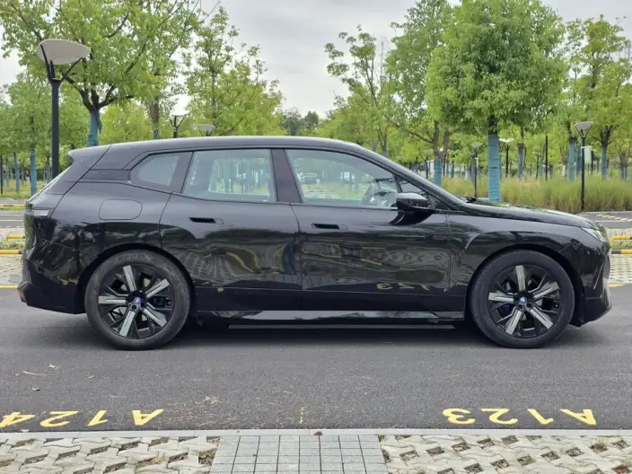 BMW iX 2022 Model xDrive40 – фото 8