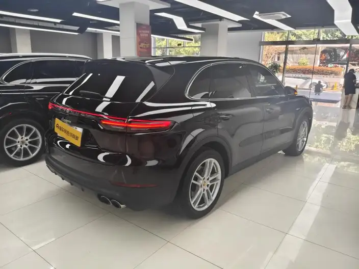 Cayenne E-Hybrid 2021 Model Cayenne E-Hybrid 2.0T – фото 6