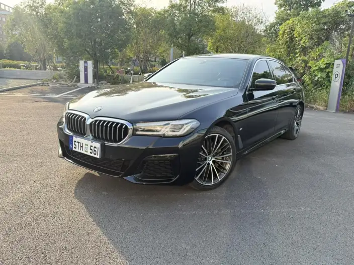 BMW 5 Series 2023 Model Facelift 530Li Exclusive Model M Sports Set – фото 1