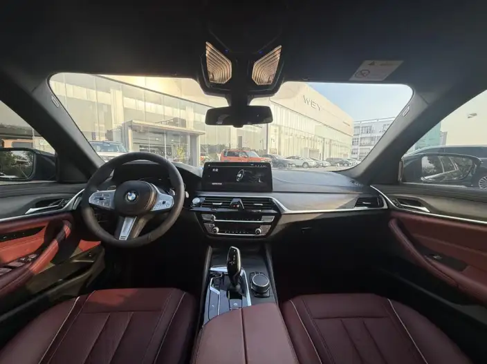BMW 5 Series 2023 Model Facelift 530Li Exclusive Model M Sports Set – фото 8