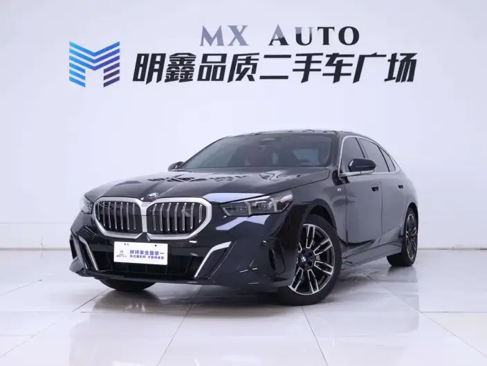 BMW 5 Series 2025 Model 530Li Leading Model M Sports Set – фото 1