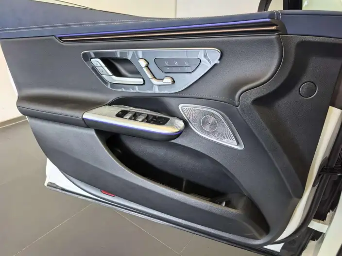Mercedes-Benz EQE 2025 Model EQE 500 4MATIC Deluxe Edition – фото 10