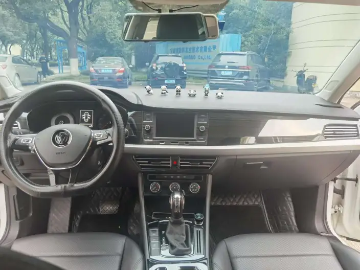 Volkswagen Lavida 2021 Model 1.5L Automatic Comfort Edition – фото 9