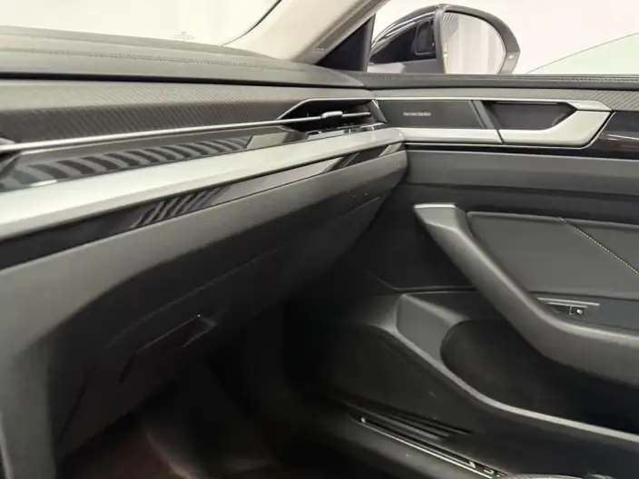 Volkswagen CC 2024 Model 380TSI Dazzling Edition – фото 8