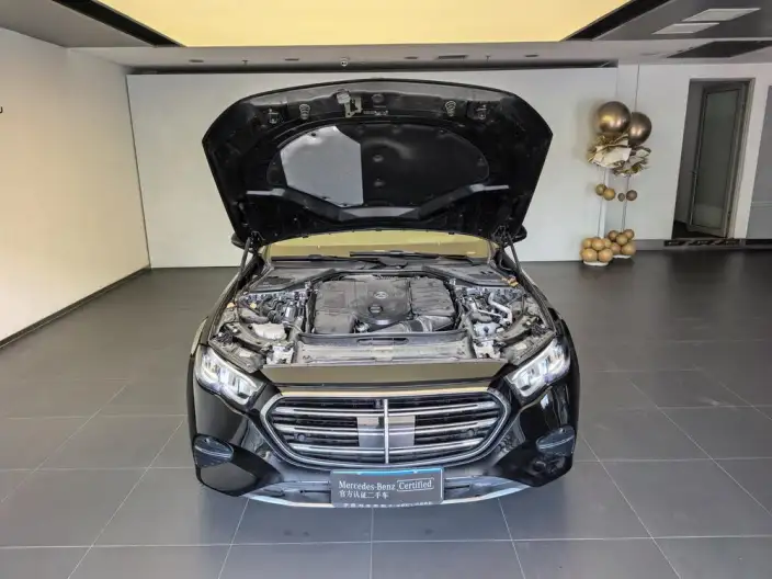 Mercedes-Benz E-Class 2025 Model E 300 L Fashion Model sedan – фото 10