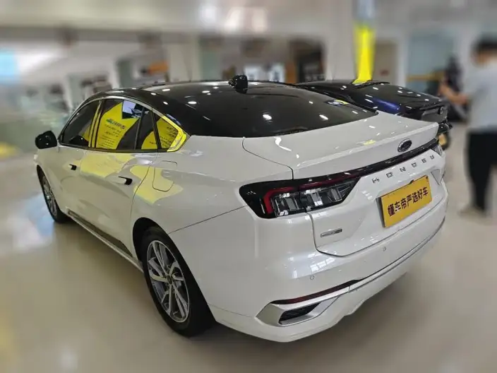 Ford Mondeo 2022 Model EcoBoost 245 Luxury Model – фото 3
