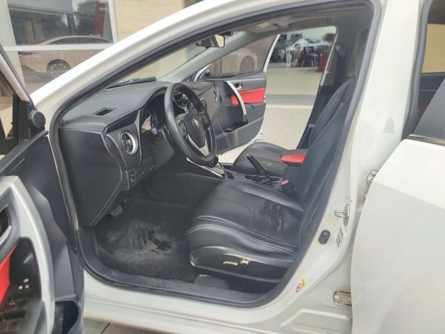 Toyota Corolla 2017 Facelift Hybrid 1.8L E-CVT Leader China V – фото 4