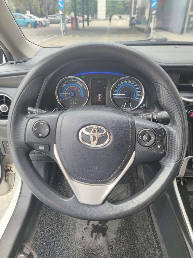 Toyota Corolla 2017 Facelift Hybrid 1.8L E-CVT Leader China V – фото 12