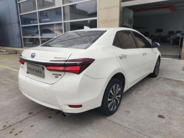 Toyota Corolla 2017 Facelift Hybrid 1.8L E-CVT Leader China V – фото 16