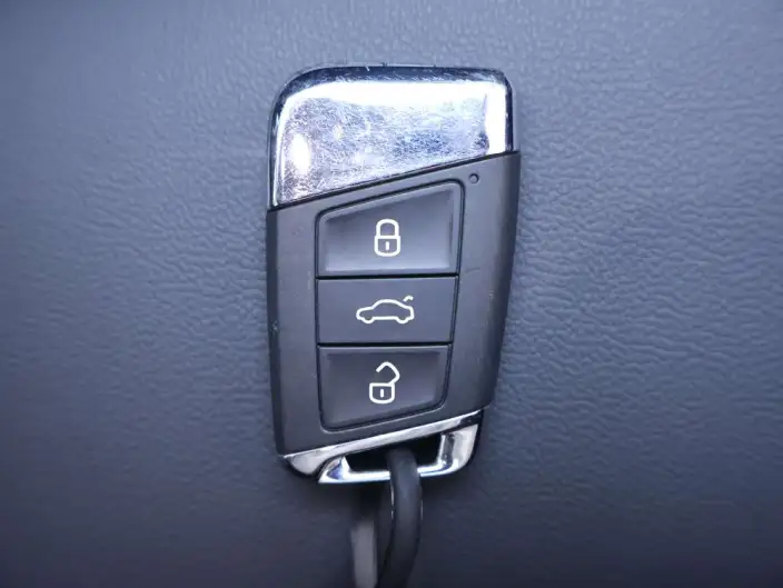 Volkswagen Passat 2023 Model 280TSI Business Edition – фото 6